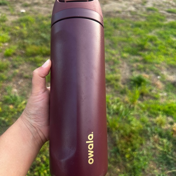 Owala 24oz - Picture 2 of 5